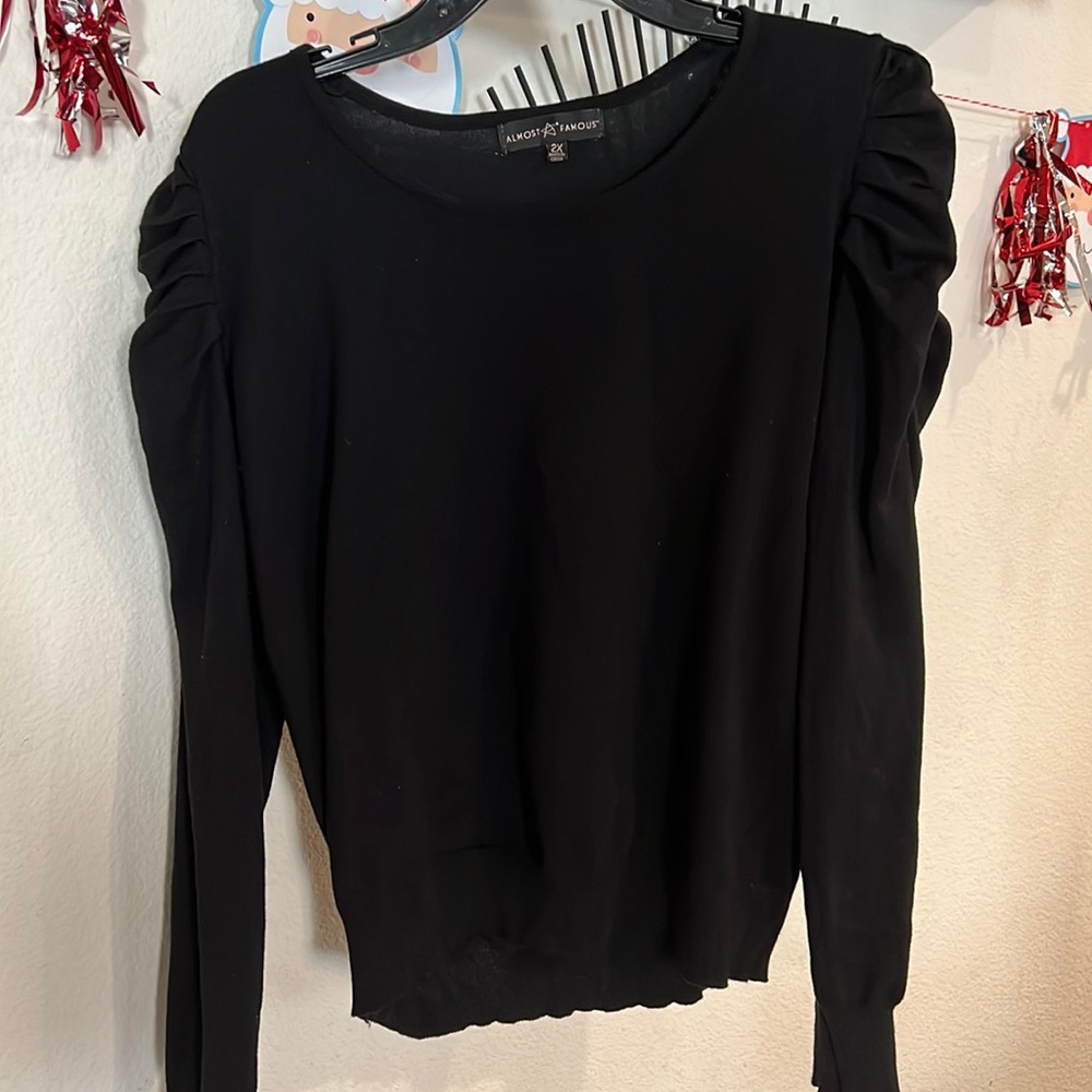 Almost famous ruffle sleeve sweater‎